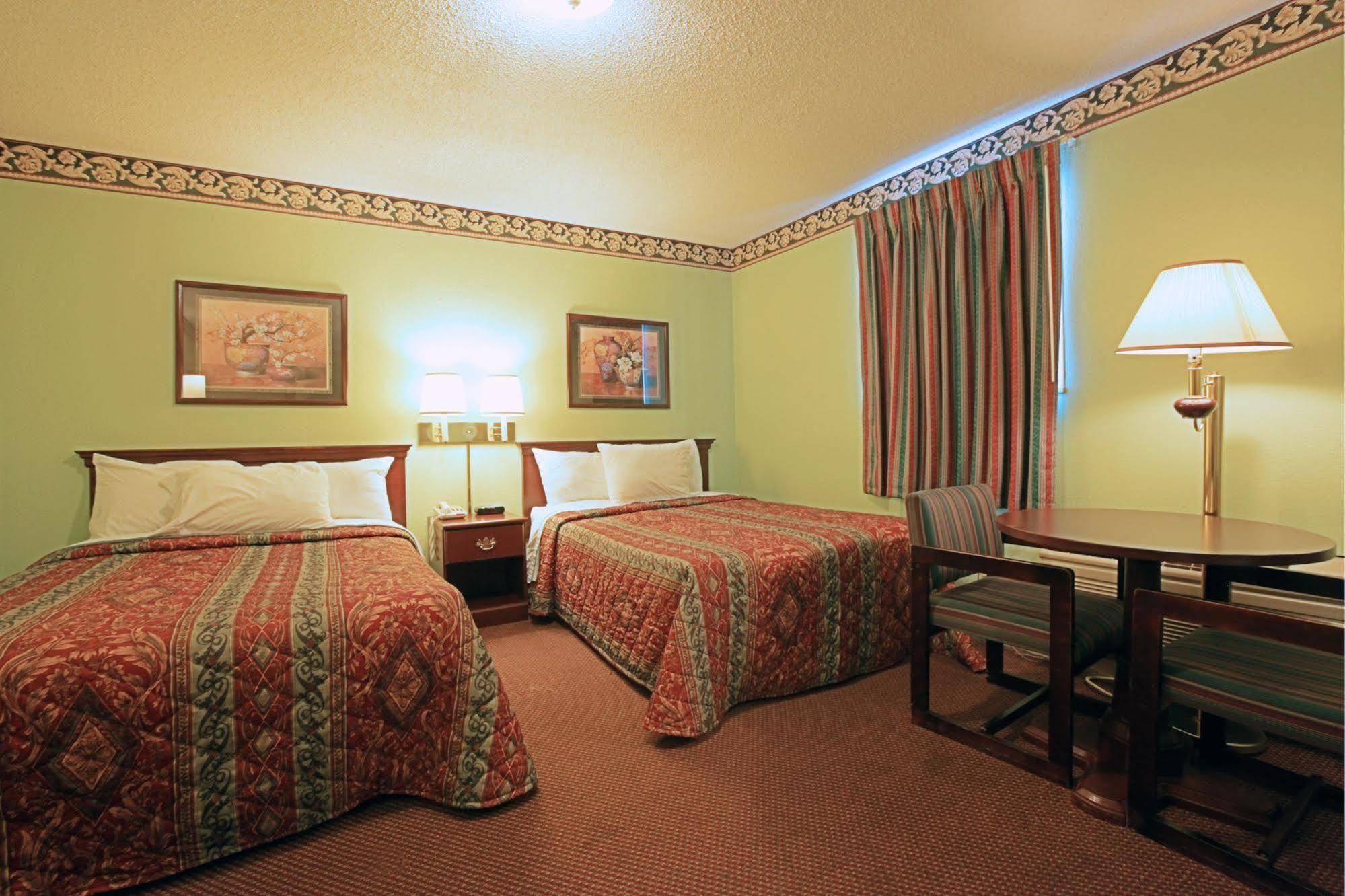 Regency Inn 페이엇빌 객실 사진