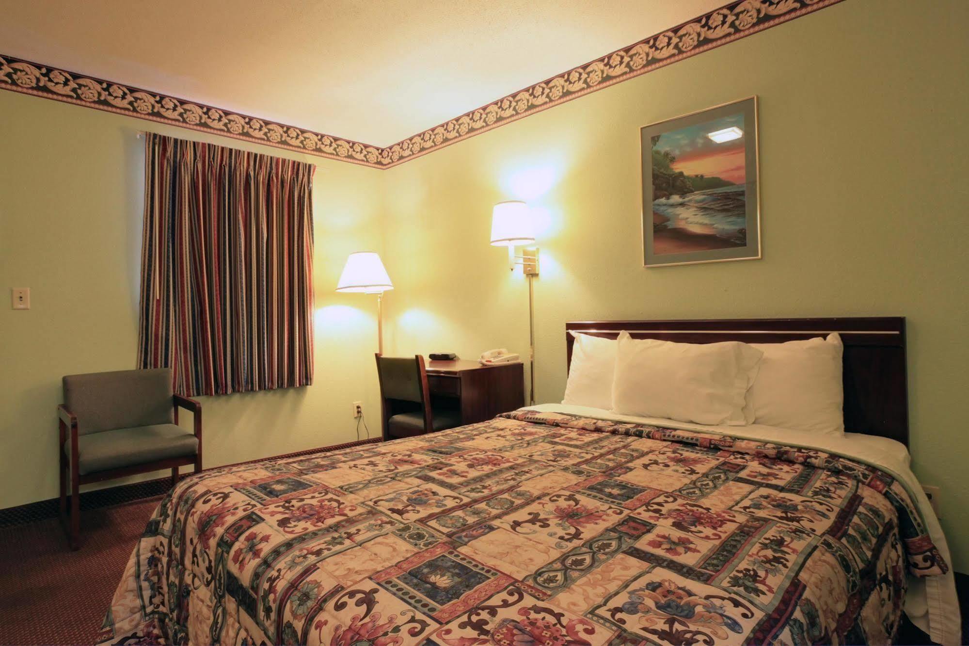 Regency Inn 페이엇빌 객실 사진